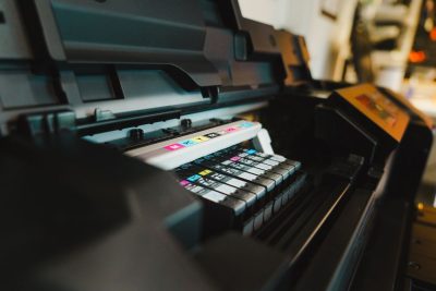 Impressora de tanque de tinta vs cartucho: vantagens, diferenças e qual comprar
