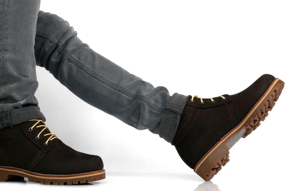 bota masculina com calça jeans