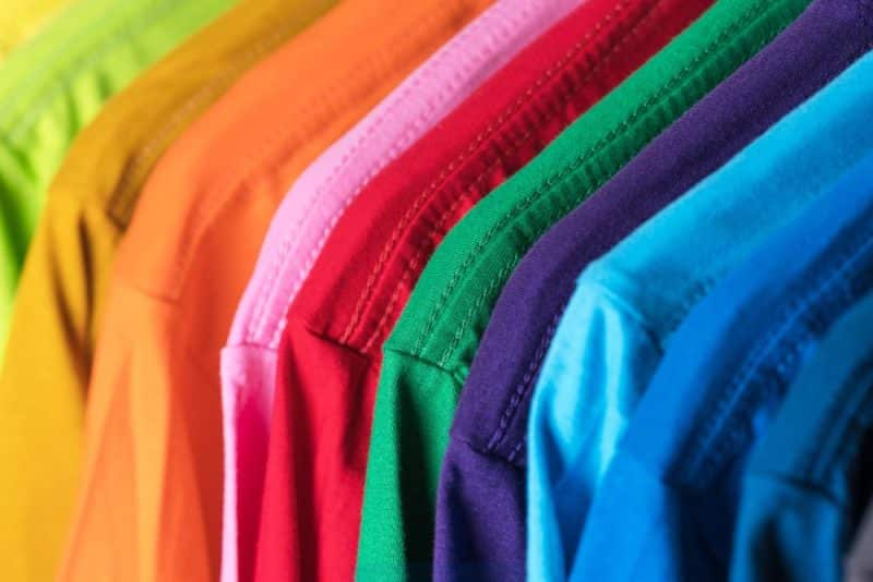 Tipos de tecidos para camisetas com foco em conforto e estilo