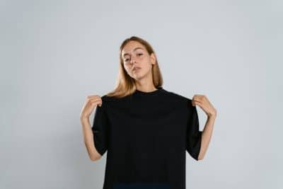 Guia de estilo para camisetas oversize em 2025