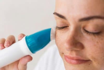 Benefícios do Massageador de Rosto Elétrico no Skincare