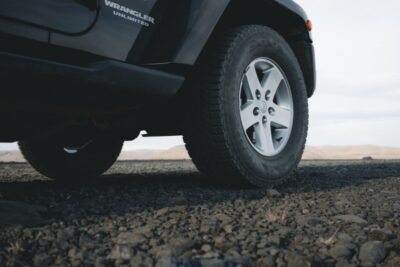 Entenda o que é índice de velocidade do pneu e por que ele importa