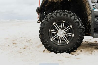 5 sinais de desgaste no pneu que você deve observar hoje