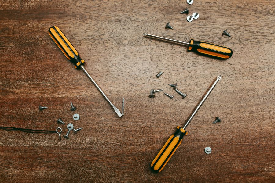 Quais são as ferramentas manuais essenciais para ter em casa?