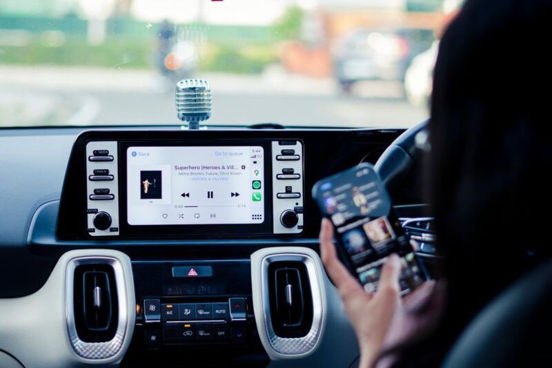 central multimidia com apple carplay integrada Central multimídia com Apple CarPlay integrada